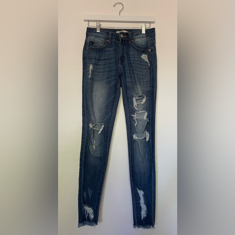 Kancan women’s distressed skinny jeans
